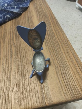 Mosca cenicero latón año 2000