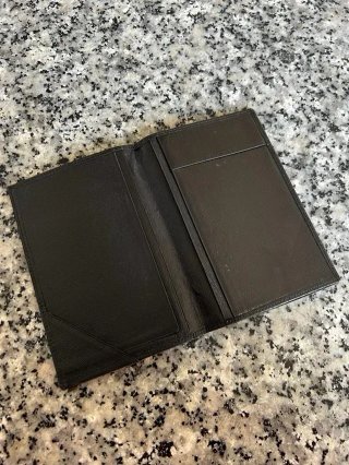 Billetera de piel negra para hombre – Buen estado