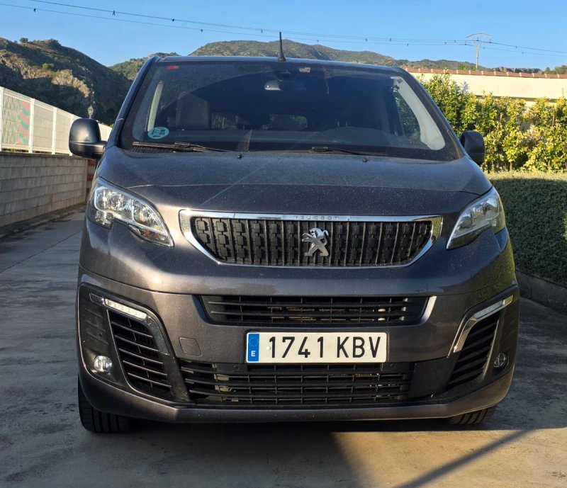 Peugeot Traveller 2017 - foto 1
