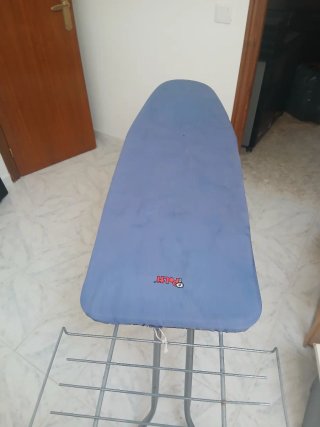 Tabla de planchar azul