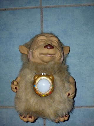 Muñeco Peluche Mono con Medallón Interactivo