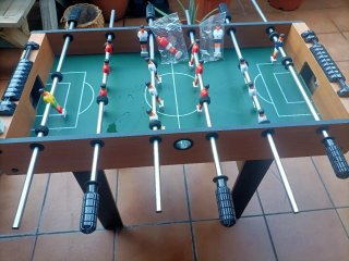 Mesa de billar y futbolín para niños. Poco usado.