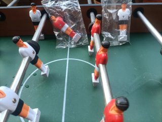 Mesa de billar y futbolín para niños. Poco usado.