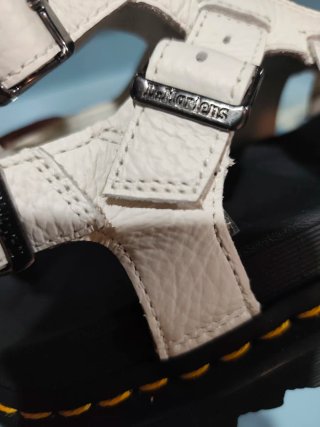 Sandalias Dr. Martens Blancas Talla 39