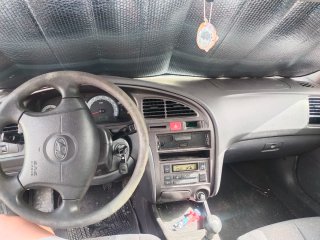 Hyundai elantra  Elantra  2004