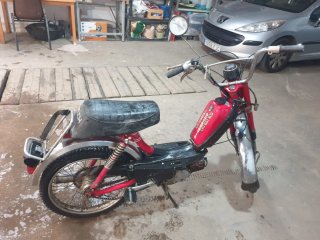 Puch X-30 Moped Roja y Negra