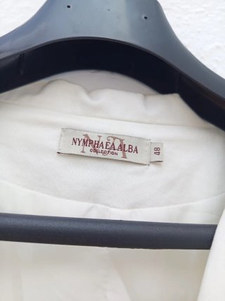 Americana blanca mujer