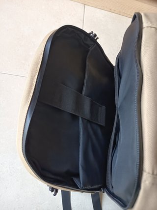 Mochila Eco Essentials Beige y Negra