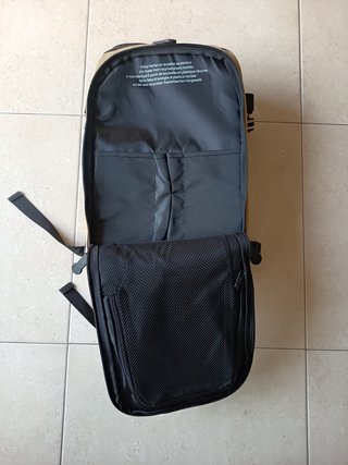 Mochila Eco Essentials Beige y Negra
