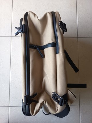Mochila Eco Essentials Beige y Negra