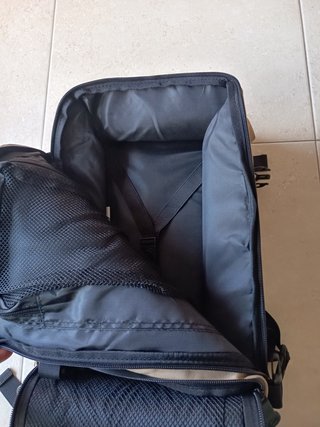 Mochila Eco Essentials Beige y Negra