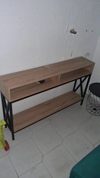 Consola de madera y metal