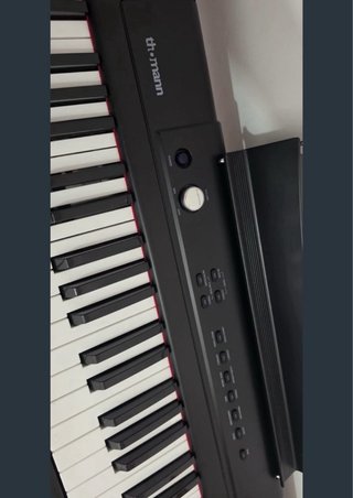 Piano Thomann SP320 con mueble y banqueta