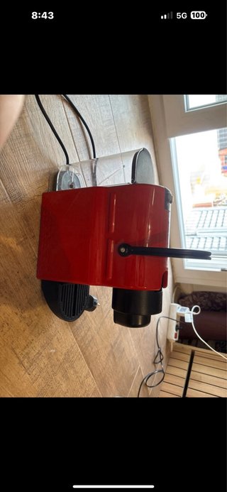 Cafetera Nespresso Krups Roja