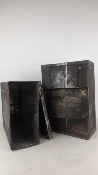 Cassette vintage in metallo