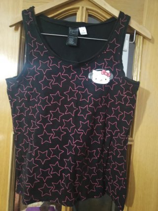 Camiseta Hello Kitty DJ Estrellas Talla M/L