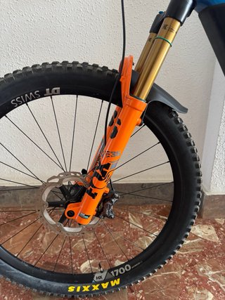 Bicicleta eléctrica CUBE ESTEREO HIBRID 140 .