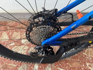 Bicicleta eléctrica CUBE ESTEREO HIBRID 140 .