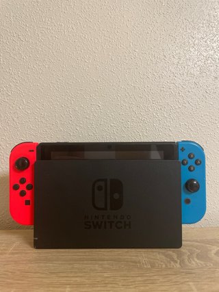 Nintendo Switch con Joy-Cons y Ruedas