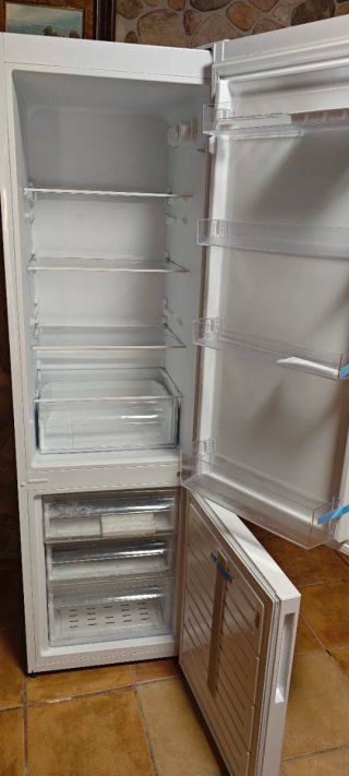 Frigorífico Combi New Pol seminuevo
