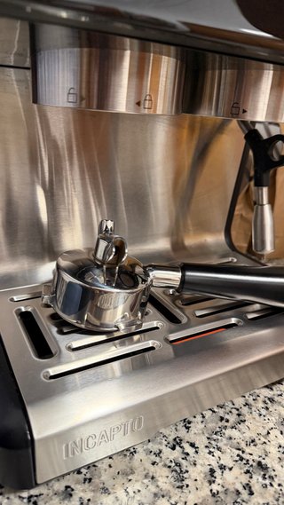 Cafetera Incapto Sabi Semiautomática con Molinillo