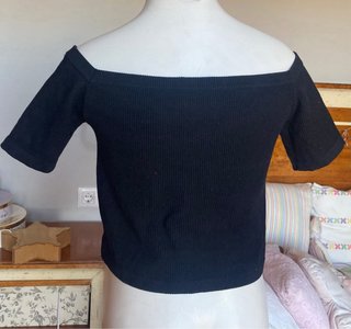 Stradivarius Camiseta Negra Escote Barco