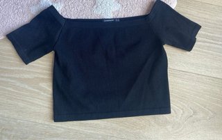 Stradivarius Camiseta Negra Escote Barco