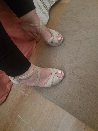Tacchi eleganti oro