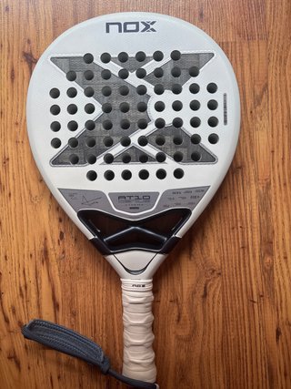 Nox AT10 Xtreme Lite Pala Pádel