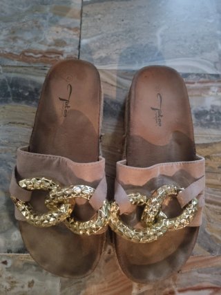 Ciabattine estive donna beige con dettaglio oro