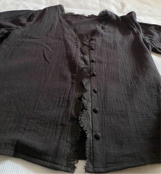Blusa negra con encaje talla M