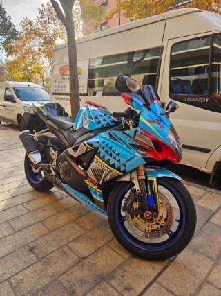 Suzuki GSX R1000 K8 185CV súper cuidada