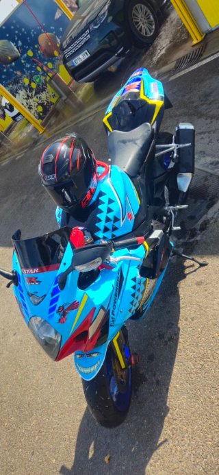 Suzuki GSX R1000 K8 185CV súper cuidada
