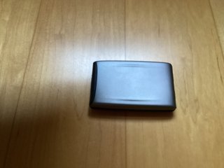 Porta tessere grigio e nero