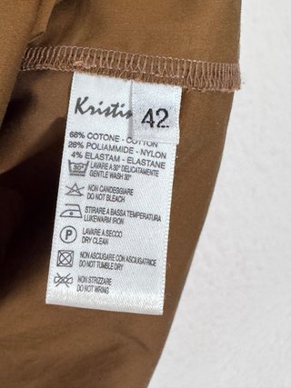 Blusa marrón con lazada
