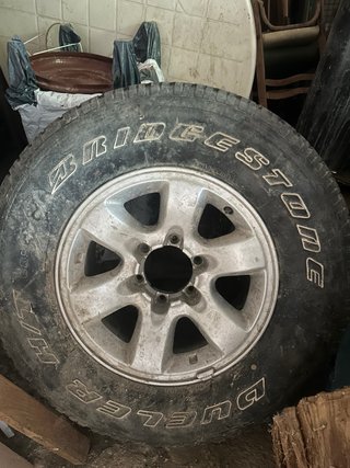 Llanta Nissan Patrol