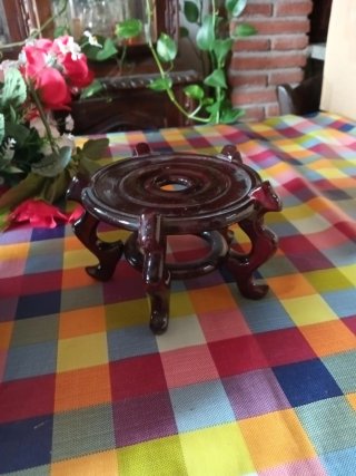 Jarrón chino con base de madera