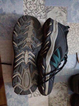 Zapatillas trekking negras y verdes T38