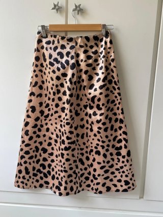 Falda midi estampado leopardo