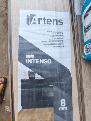 Suelo laminado Artens 8mm efecto madera