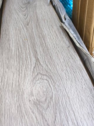 Suelo laminado Artens 8mm efecto madera