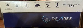 Zapatos de tacón dorados para mujer