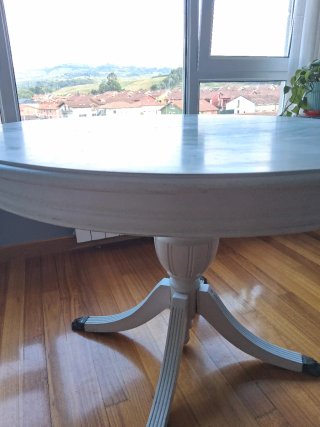 Mesa extensible y 4 sillas