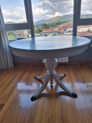 Mesa extensible y 4 sillas
