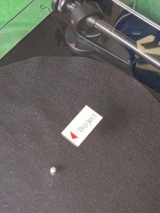 Tocadiscos Pro-ject Debut Carbon USB