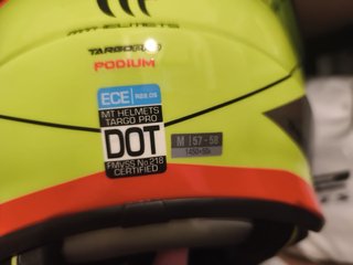 Casco Integral MT Helmets Negro y Amarillo