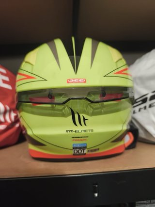 Casco Integral MT Helmets Negro y Amarillo