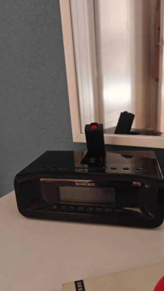 Radio Despertador Silvercrest con Proyector