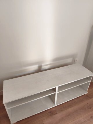 Mesa auxiliar de televisión