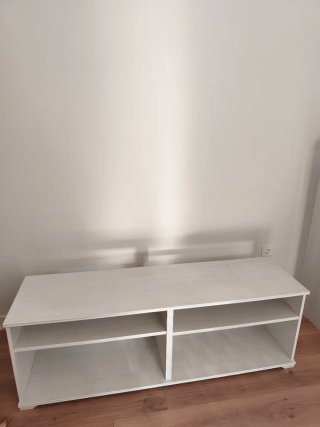 Mesa auxiliar de televisión